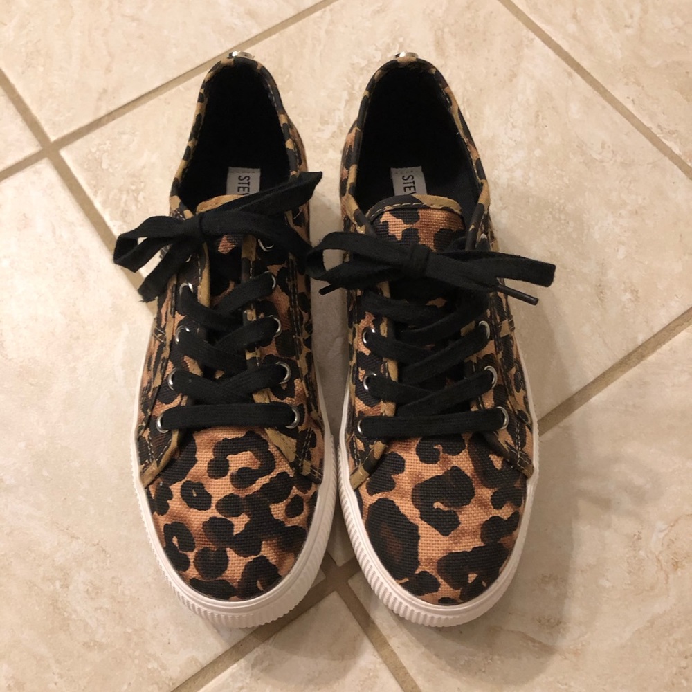 Steve Madden leopard platform shoes